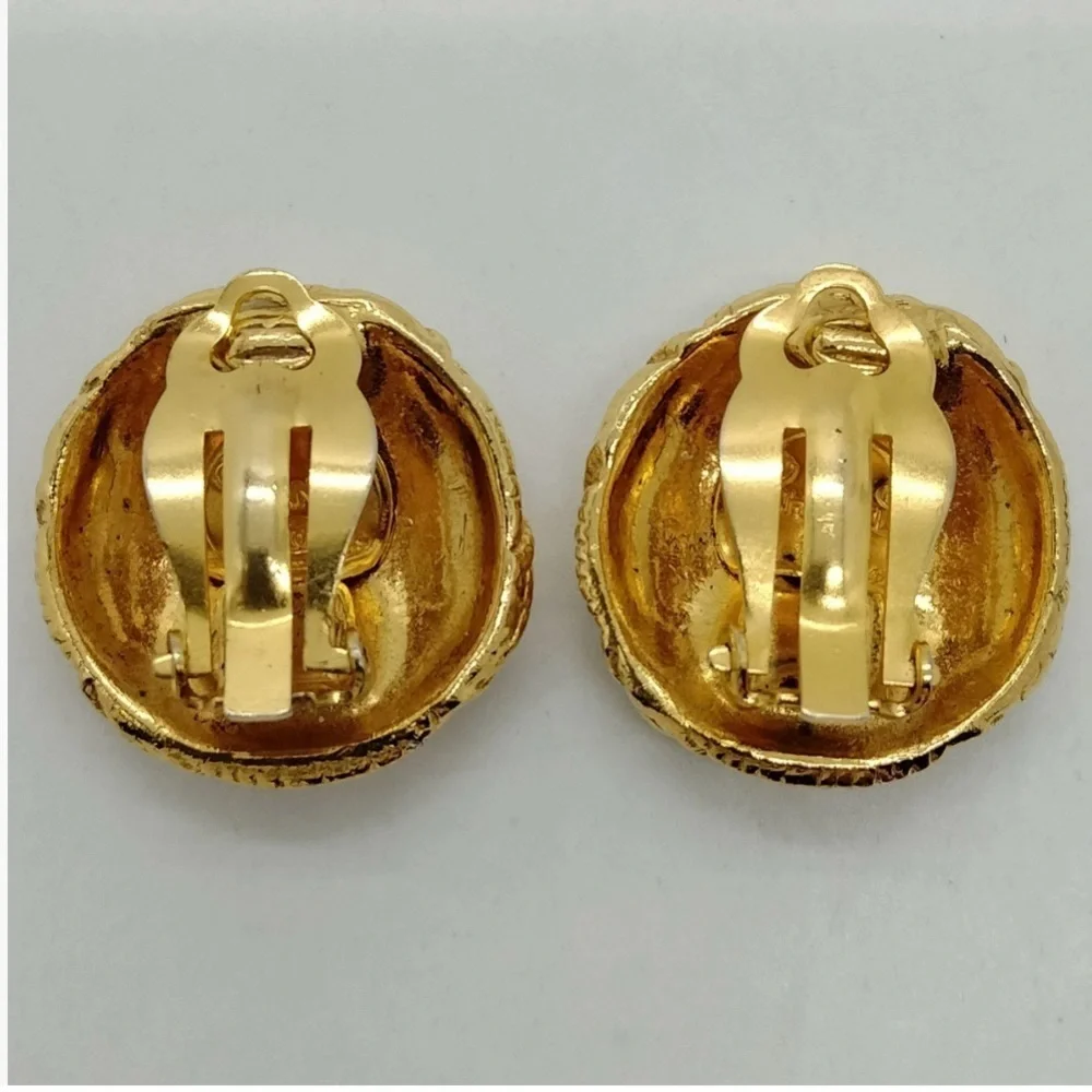 Chanel Earrings Gold Vintage - Picture 6 of 9